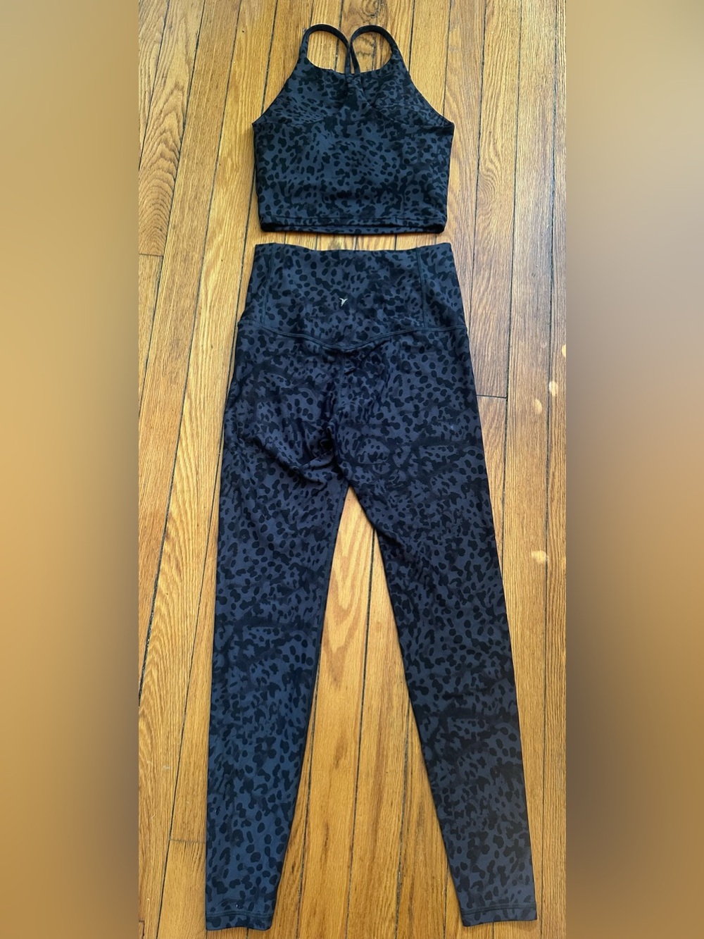 Old Navy PowerSoft Leopard Print Set Leggings (M) & Sports Bra (S) 1108 - Picture 2 of 9